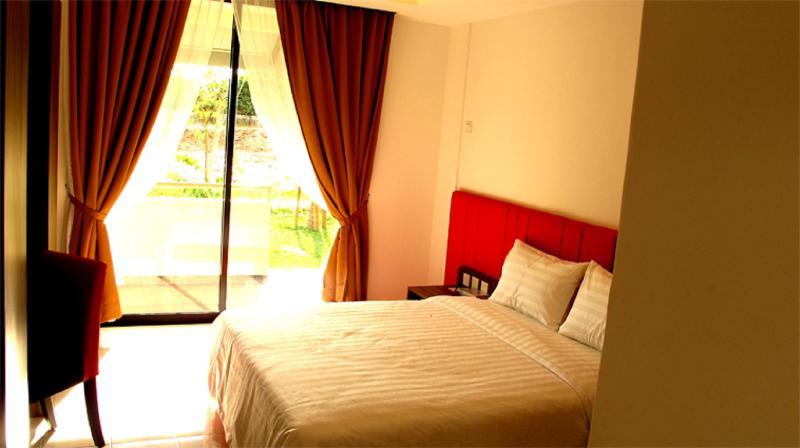 Hotel Red Rock Penang 3*